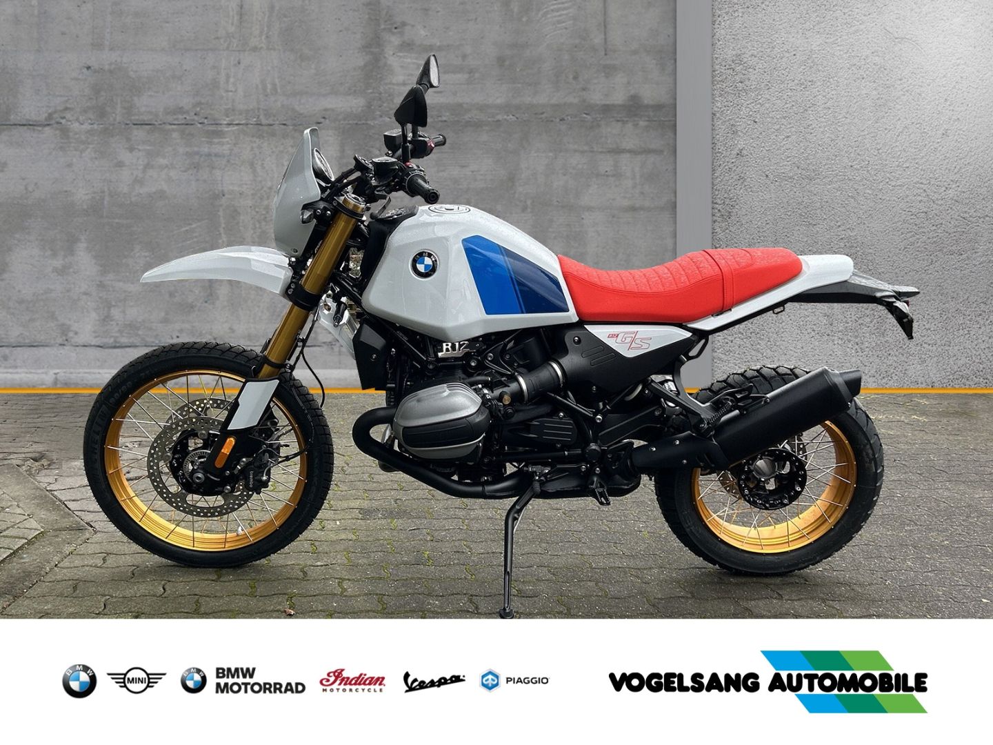 Fahrzeugabbildung BMW R 12 G/S, pulverbeschichtete Fußrasten und Ausuf