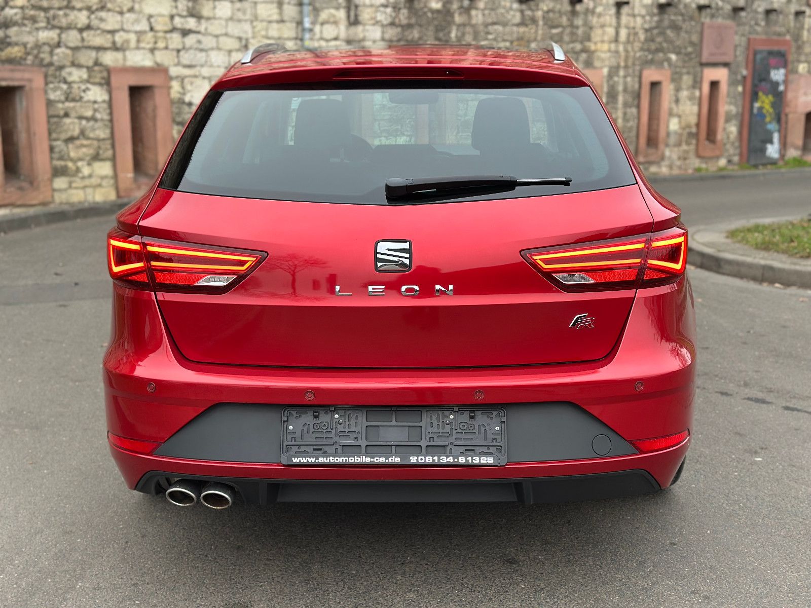 Fahrzeugabbildung SEAT LEON ST FR*PANORAMA+LED+NAVI+184 PS*