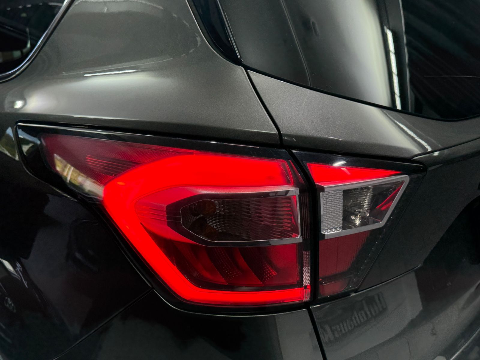 Fahrzeugabbildung Ford Kuga Vignale|SONY|AHK|NAVI|LEDER
