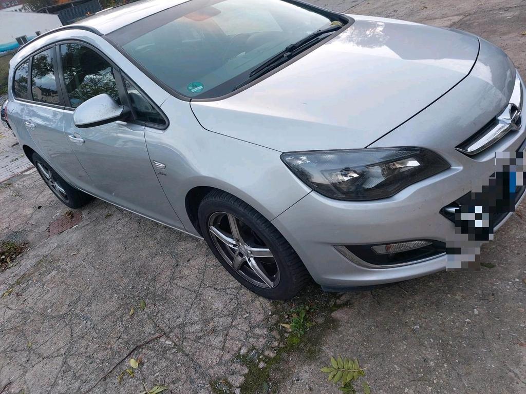 Opel Astra J 2.0 CDTI  Kombi I Top Ausstat...