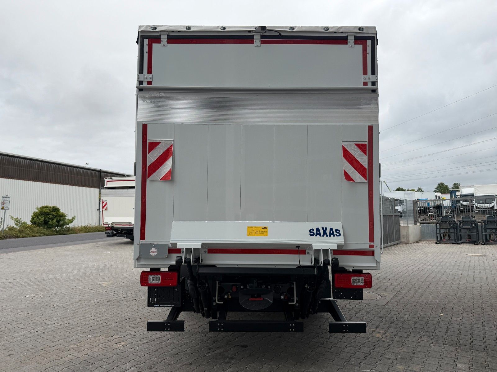 Fahrzeugabbildung Iveco Eurocargo ML140E28/P LBW Bär AHK Schiebeplane