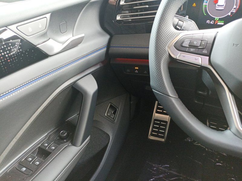 Fahrzeugabbildung Volkswagen Tiguan 1.5 TSI eHybrid DSG R-Line