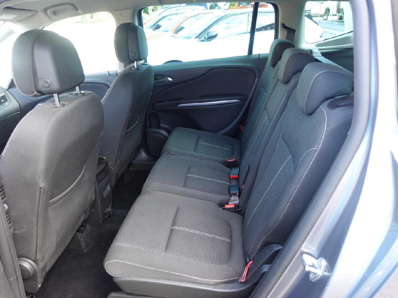 Fahrzeugabbildung Opel Zafira C 1,6 Innovation Automatik