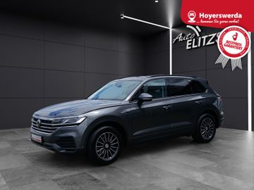 Volkswagen Touareg - 1