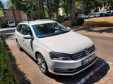 Volkswagen VW Passat B 7 2.0 TDI Highline - Volkswagen Passat aus 2011: Kombi, Highline