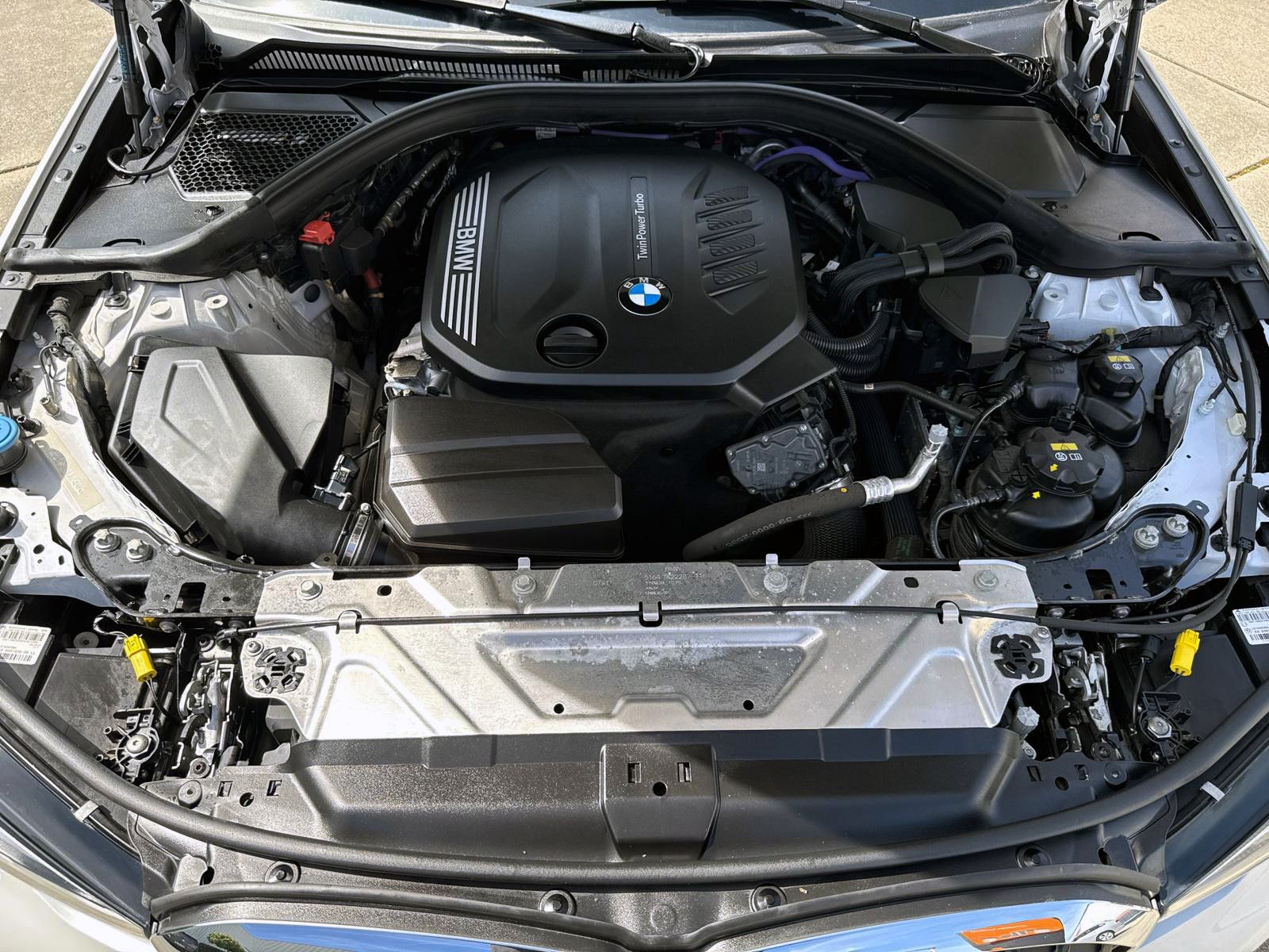 Fahrzeugabbildung BMW 320d Touring Steptr. Advantage LED ACC AHK KAM
