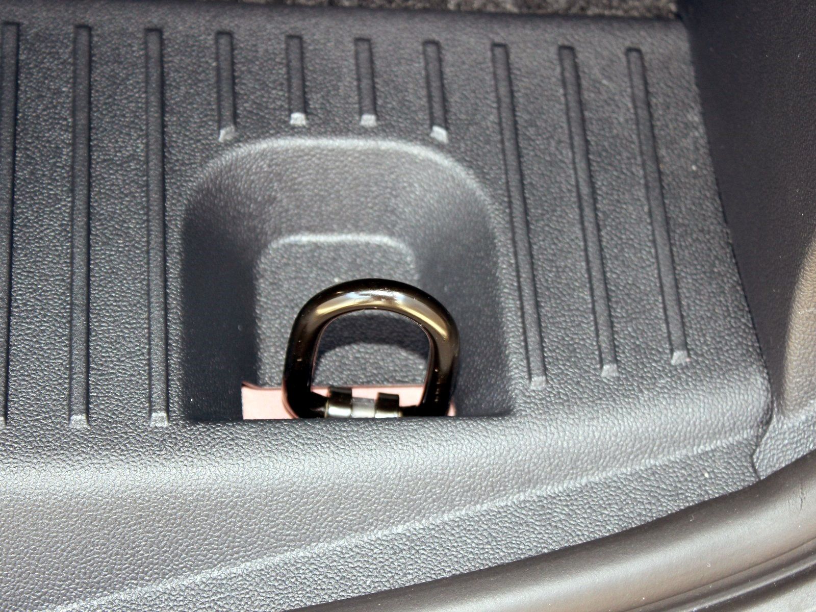 Fahrzeugabbildung Ford Tourneo Courier Trend