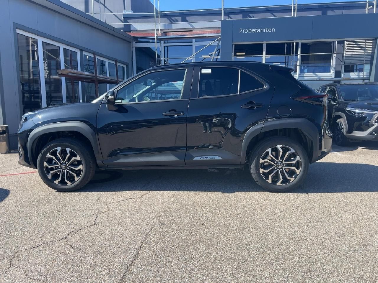 Fahrzeugabbildung Toyota Yaris Cross 1,5 Hybrid Teamplayer *Safety+Winter