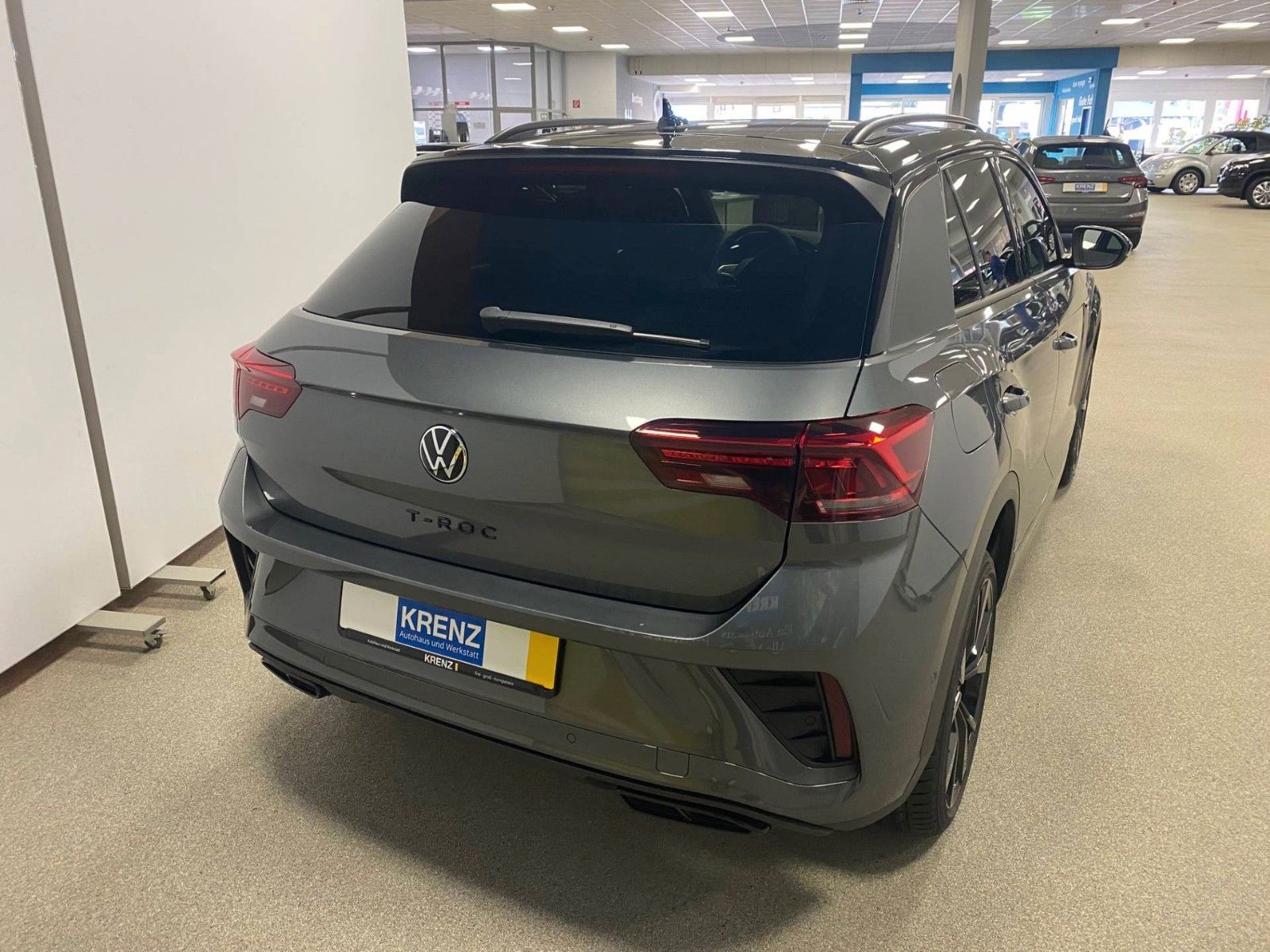 Fahrzeugabbildung Volkswagen T-Roc 1.5 TSI DSG R-Line+ACC+AHK+19"+KAMERA+LED+