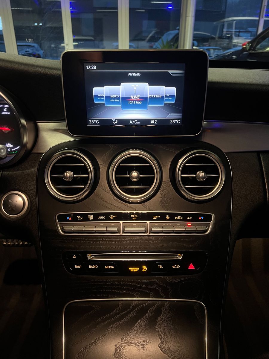 Fahrzeugabbildung Mercedes-Benz C 350 T e Edition C AMG LINE *LED*NAVI*LEDER*