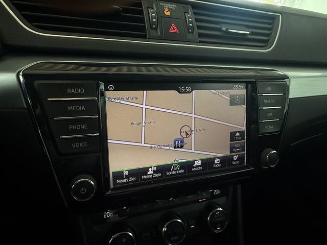 Skoda Superb COMBI 2.0 TDI DSG XENON NAVI ACC AHK