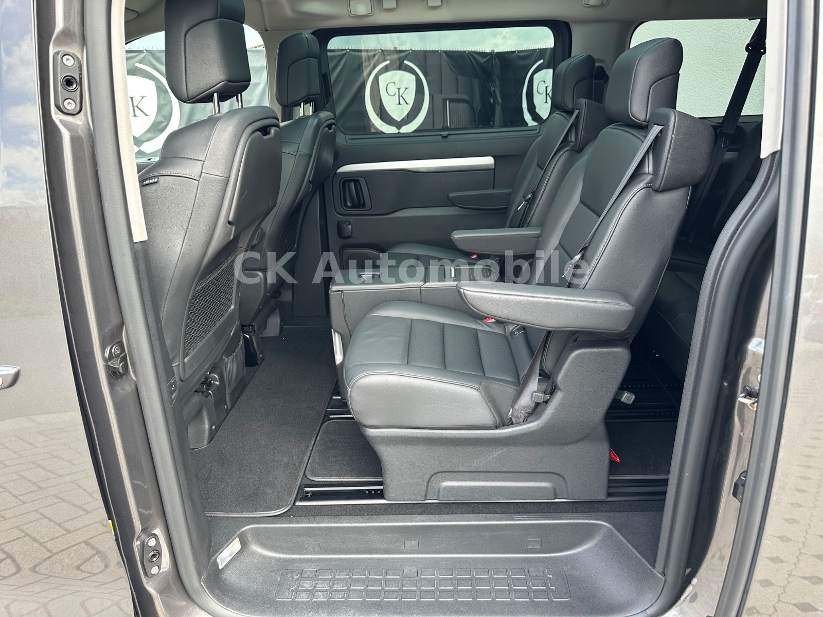Fahrzeugabbildung Opel Zafira Life Elegance L/7 Sitze/Navi/Pano/LED/AHK