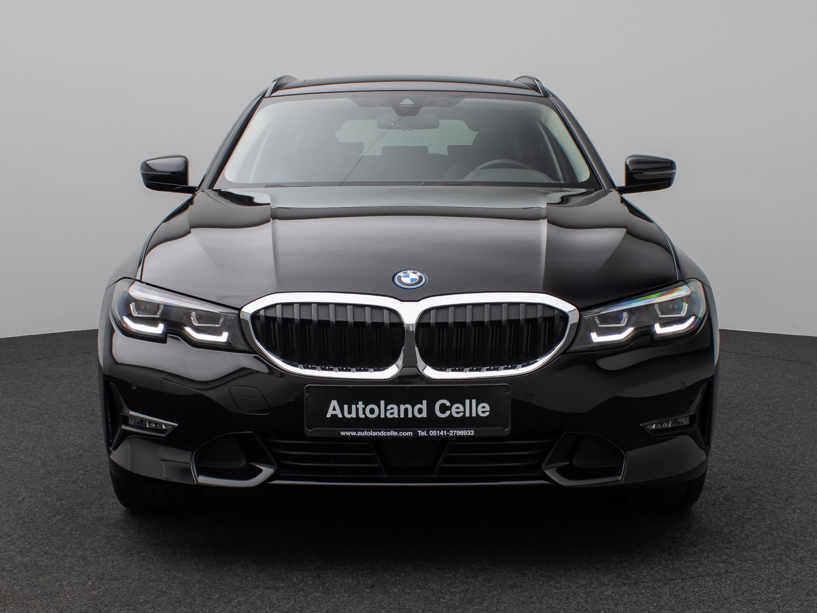 Fahrzeugabbildung BMW 330e xD Sport Line Panorama DAB HiFi Stop&Go AHK