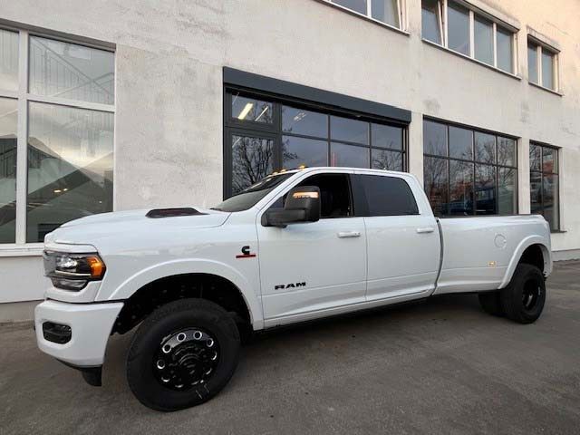 Dodge RAM 3500 Dually Crew Cab Limited Night 6.7 TD HO