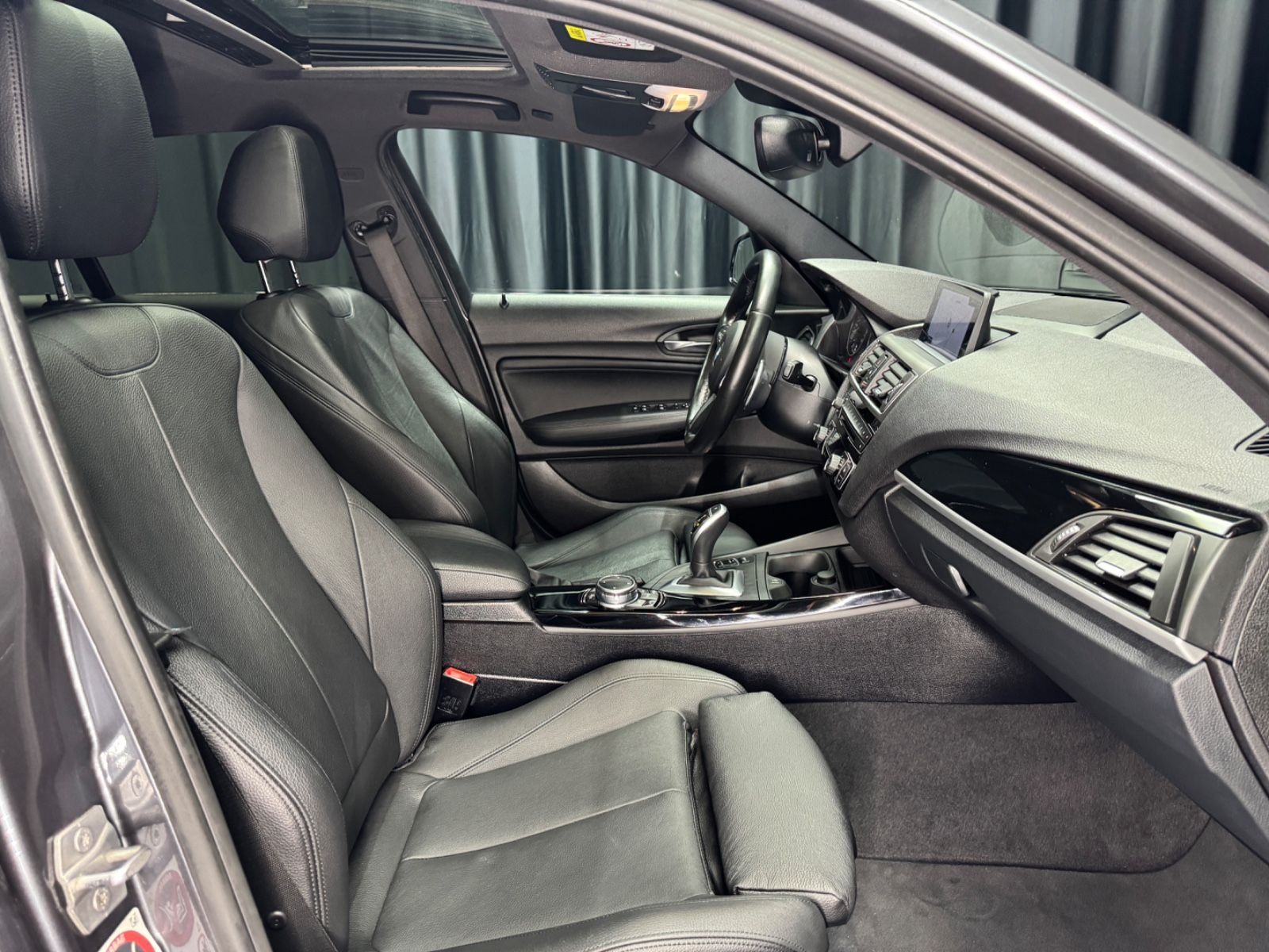 Fahrzeugabbildung BMW M140i xDrive|LEDER|NAVI|SCHIEBEDACH|AUTOMATIK|