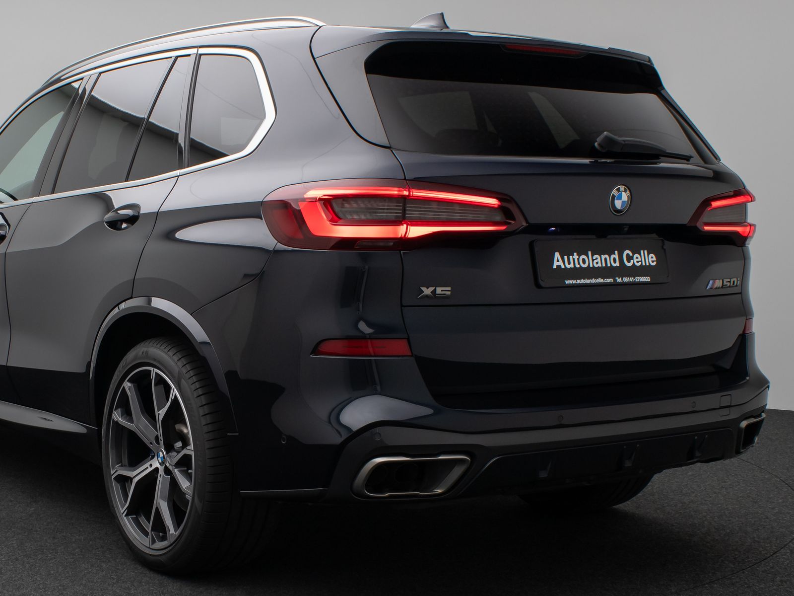 Fahrzeugabbildung BMW X5 M50i Panorama 360° Laser HUD DAB HiFi SoftCL