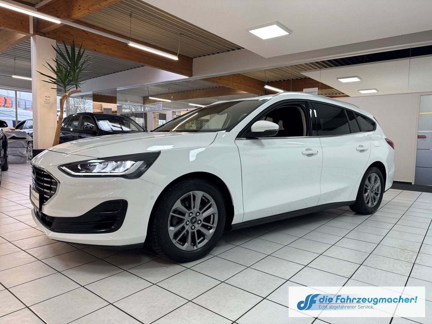 Fahrzeugabbildung Ford Focus Turnier Titanium X Navi Digitales Cockpit