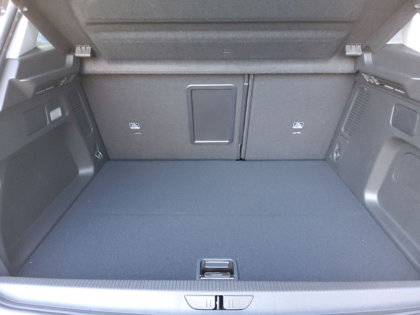 Fahrzeugabbildung Opel Grandland GSe Plug-in Hybrid Allrad AD Navi digi