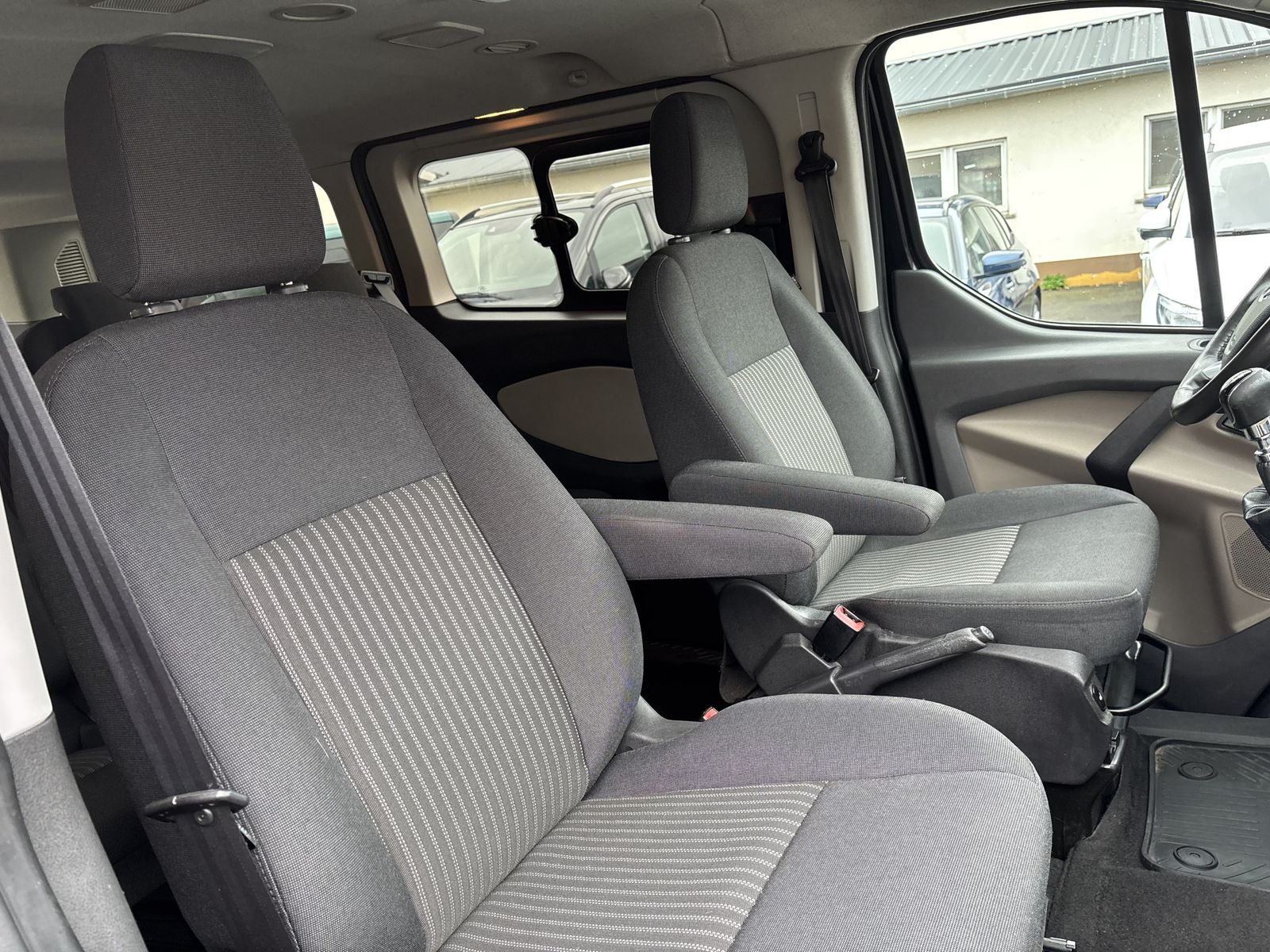 Fahrzeugabbildung Ford Tourneo Custom 310 L2 Trend-8Si-NAVI-KAMERA-AHK-