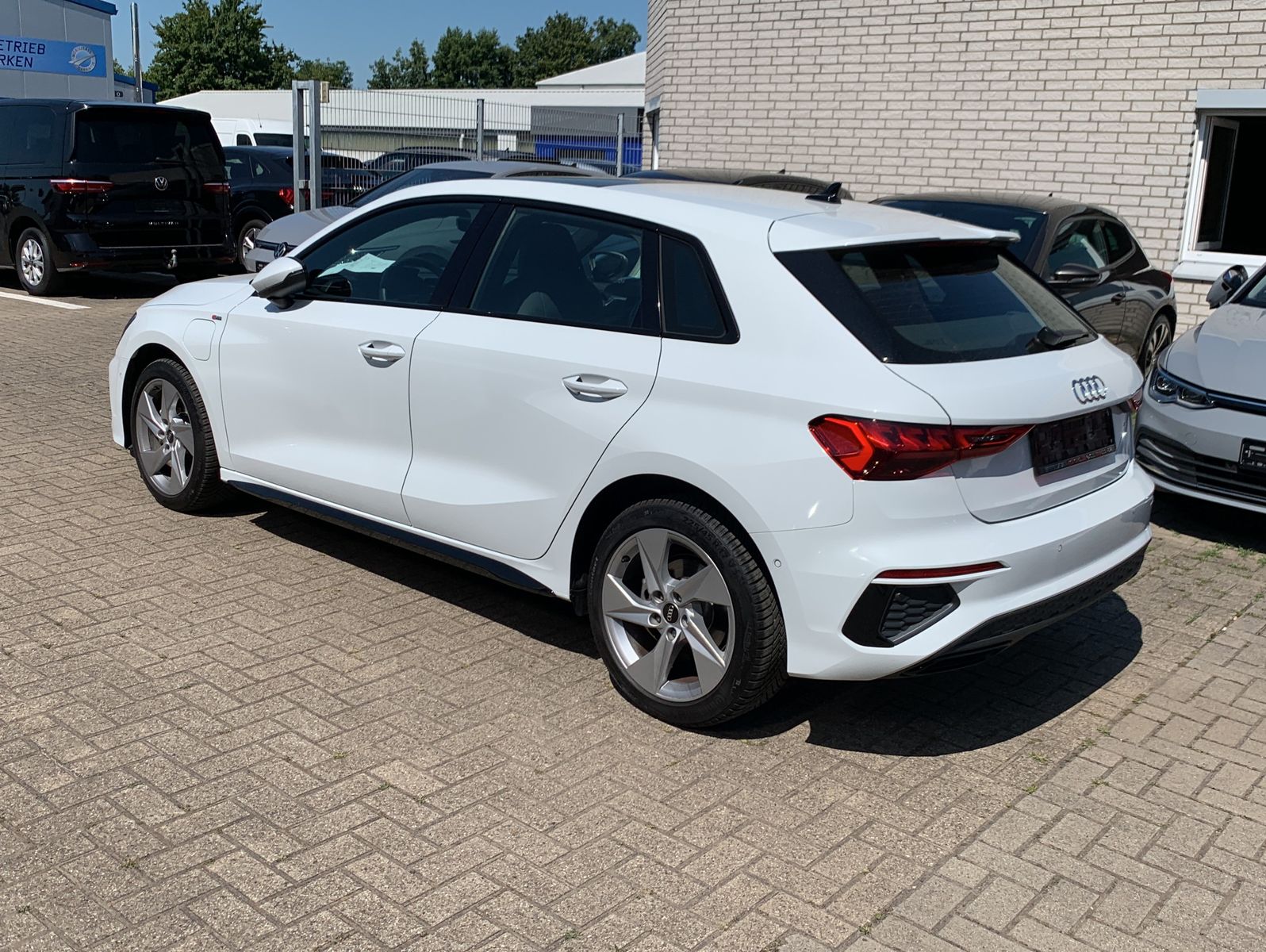 Audi A3 Sportback 40 TFSI e S line Pan Matrix Head imagem 3