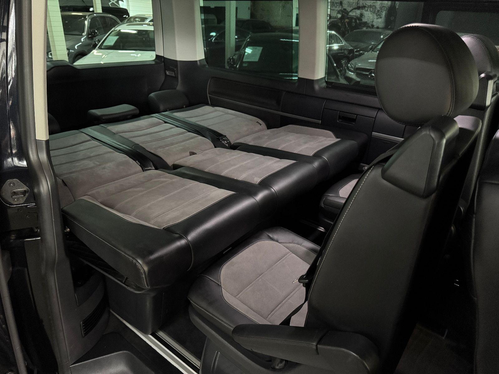 Fahrzeugabbildung Volkswagen T6.1 DSG 4MOTION IQ.DRIVE 7SITZER GENERATION SIX