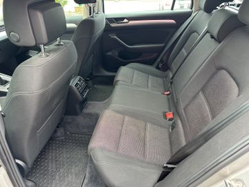 Volkswagen Passat Variant - 11