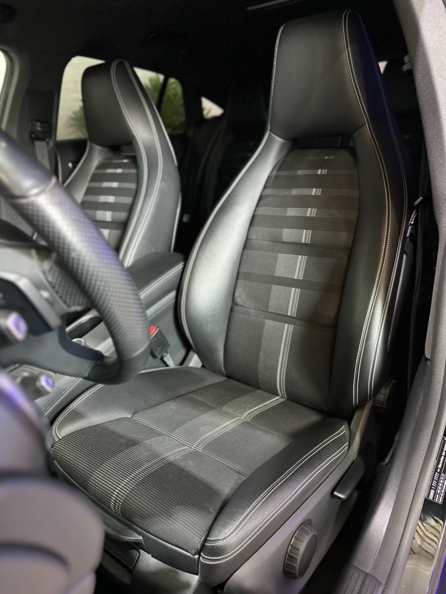 Fahrzeugabbildung Mercedes-Benz CLA 220 ShootingBrake*Black-Pa*4Matic*LED *Ambi