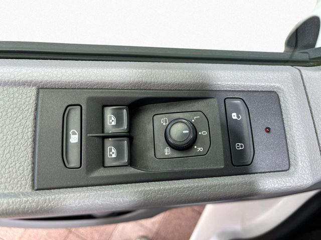 T6.1 KASTEN 2.0 TDI KR LED+ACC+KAMERA+NAVI+ALU16