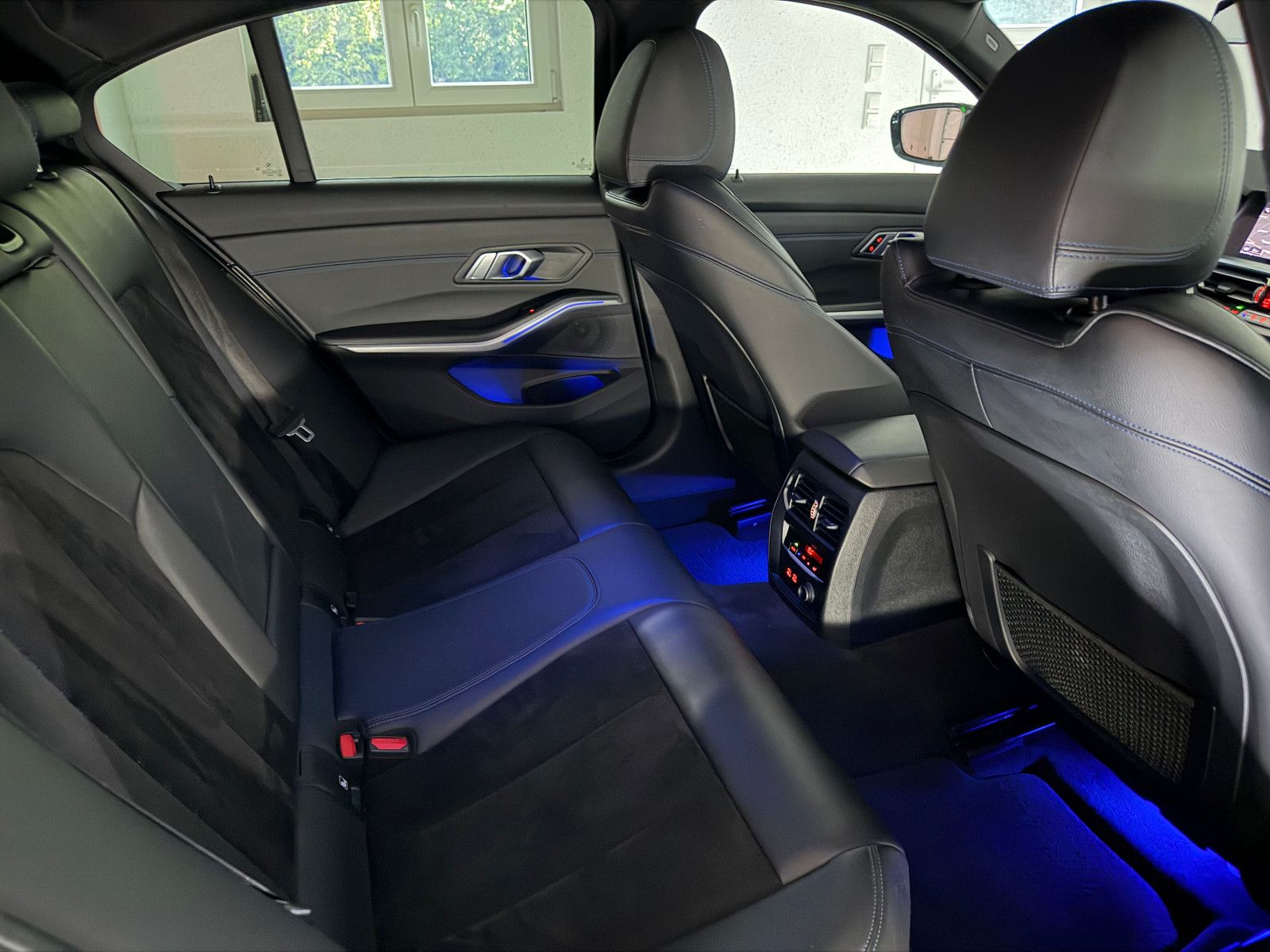 Fahrzeugabbildung BMW 330 i Lim. M SPORT/HIFI/VRTL+/DAB+/KAMERA/LASER