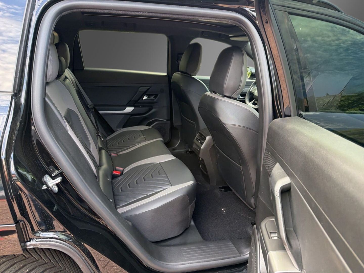 Fahrzeugabbildung Jeep Compass NEW MY26 ELEKTRO FIRST EDITION -VOLL- Pa