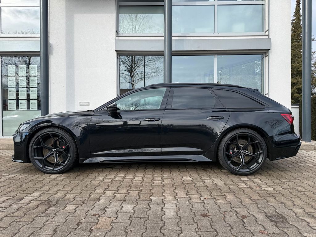 AUDI RS6 Avant PERFORMANCE/ STANDHZG./ B&O/ 22"/ PANO AUDI RS6 Avant PERFORMANCE/ STANDHZG./ B&O/ 22"/ PANO