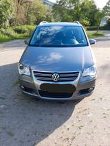 Volkswagen VW Touran 2,0 TDI 140 PS, Highline R-Line - Volkswagen Touran mit Diesel-Antrieb: 140 Ps