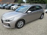 Hyundai i30 1.4 - Hyundai i30 Gebrauchtwagen in Kiel