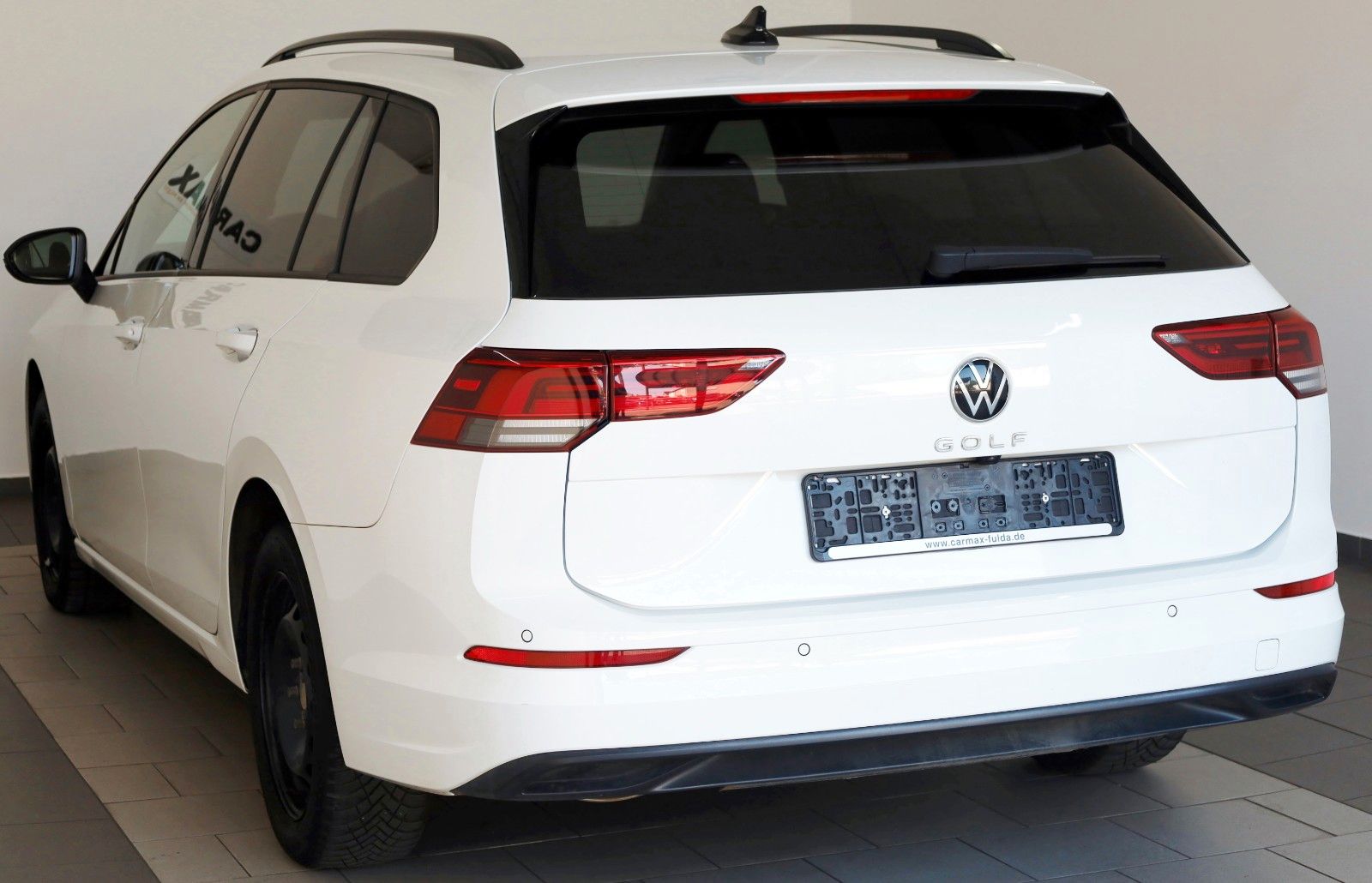 Fahrzeugabbildung Volkswagen Golf VIII Variant LIFE Navi,LED,Kamera,SH,PDC