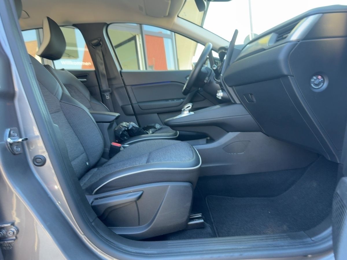 Fahrzeugabbildung Renault Captur INTENS E-TECH PLUG-IN 160 ACC SHZ Kanera