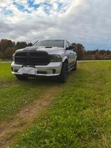 Dodge RAM Big Horn 5,7 Hemi Crew Cab Long bet - Dodge RAM mit LPG-Antrieb: Geländewagen, 5.7