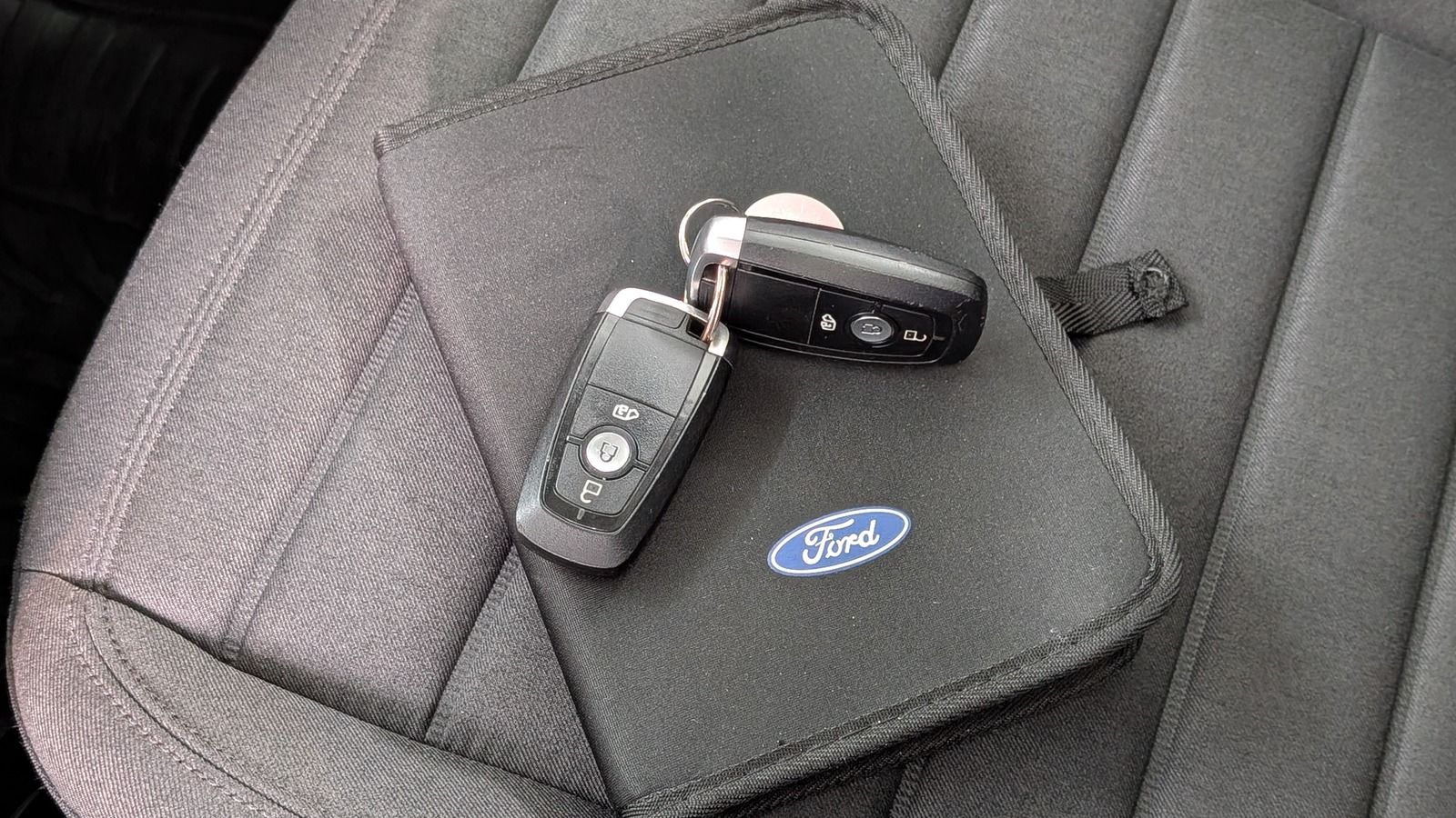 Fahrzeugabbildung Ford Grand Tourneo Connect 1.5 TDCi * LED * Navi Tita