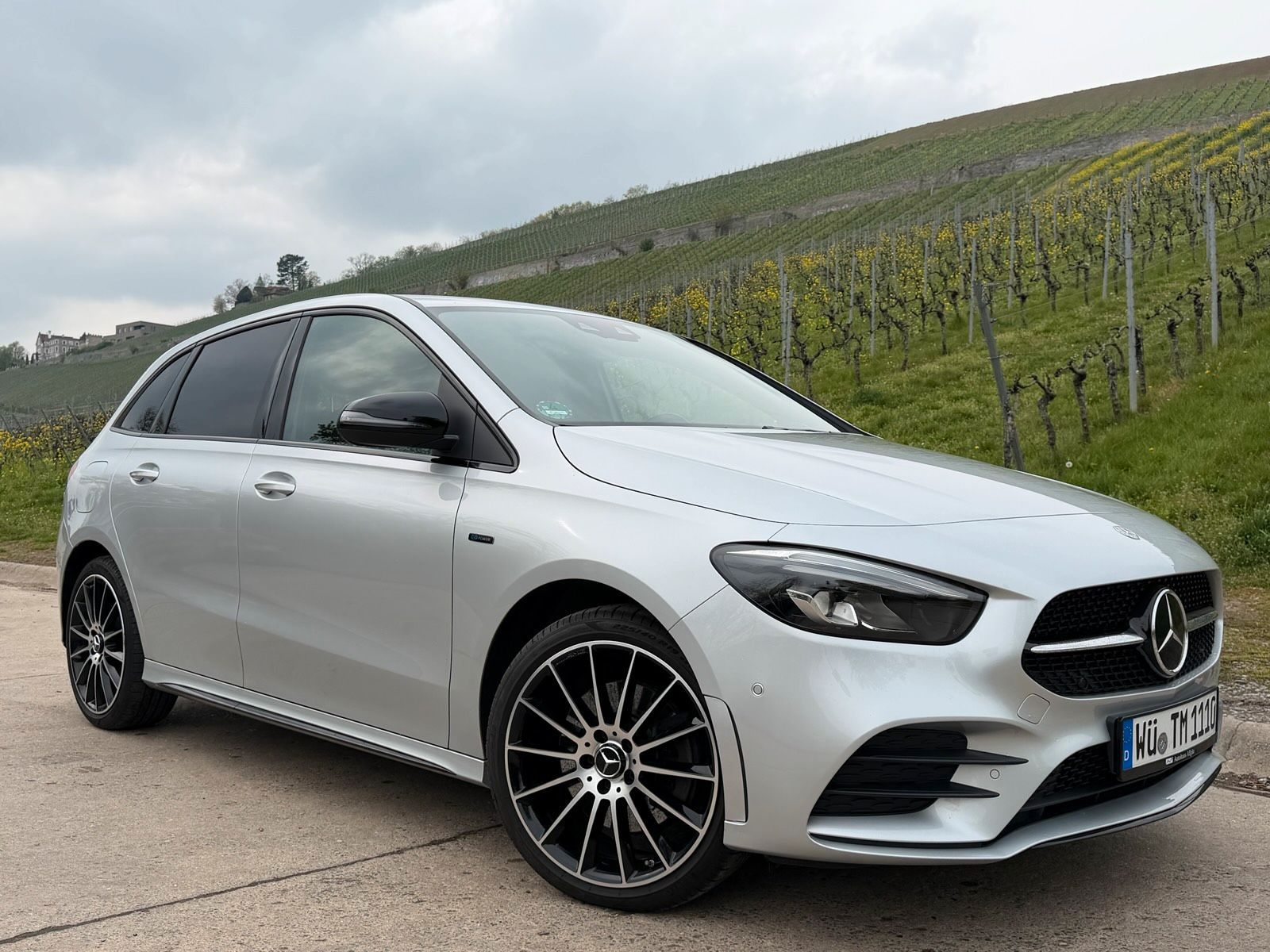 MERCEDES-BENZ Mercedes-Benz B250e eq Night AMG AHK Garan...