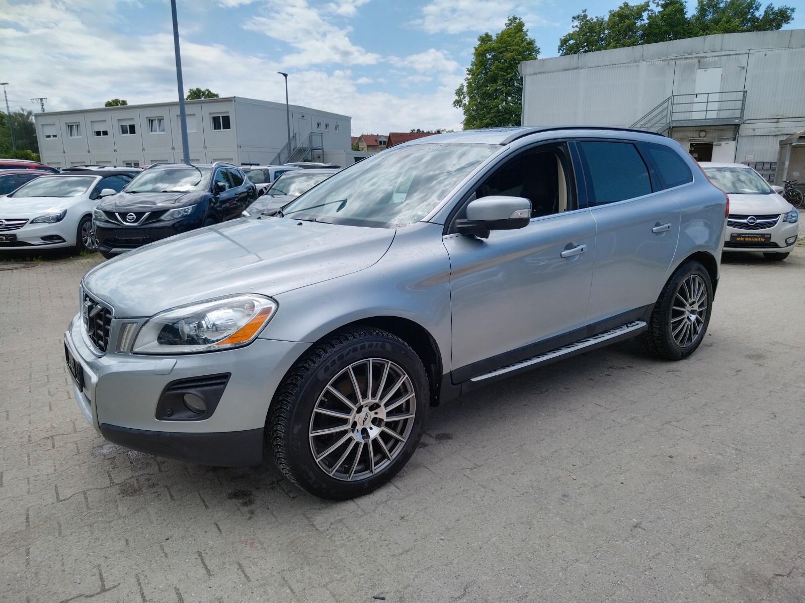Volvo XC60 Summum2.4 AWD+NAVI+CAM+XENON+PANO+LEDER+AHK