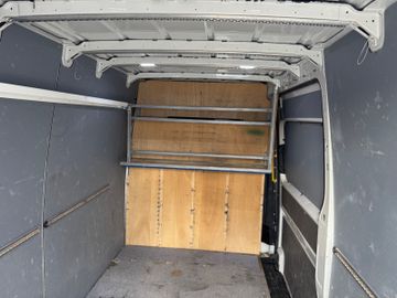 Volkswagen Crafter - 12