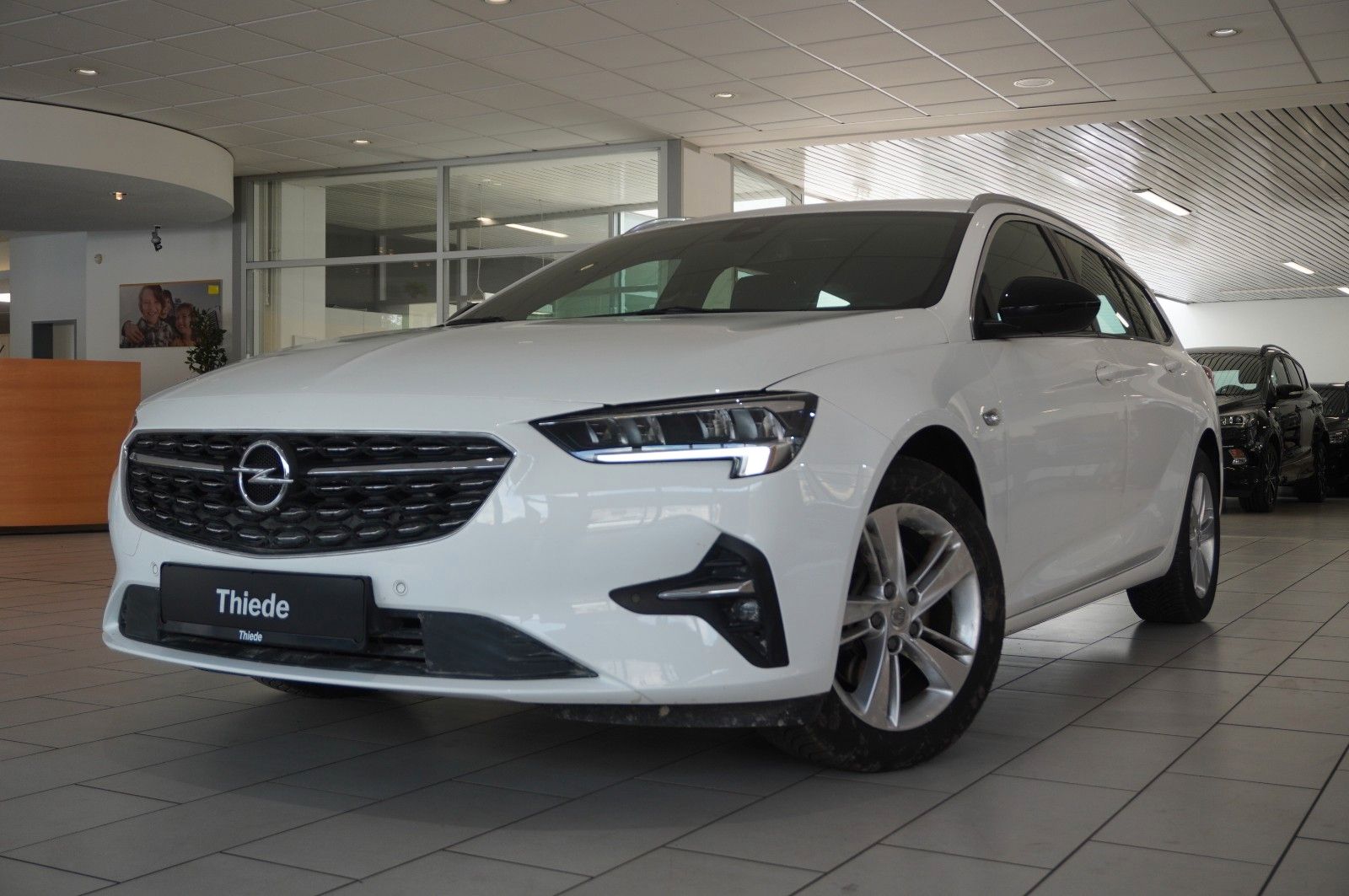 Fahrzeugabbildung Opel Insignia B ST 2.0D BUSINESS NAVI/LED/KAMERA/AHK