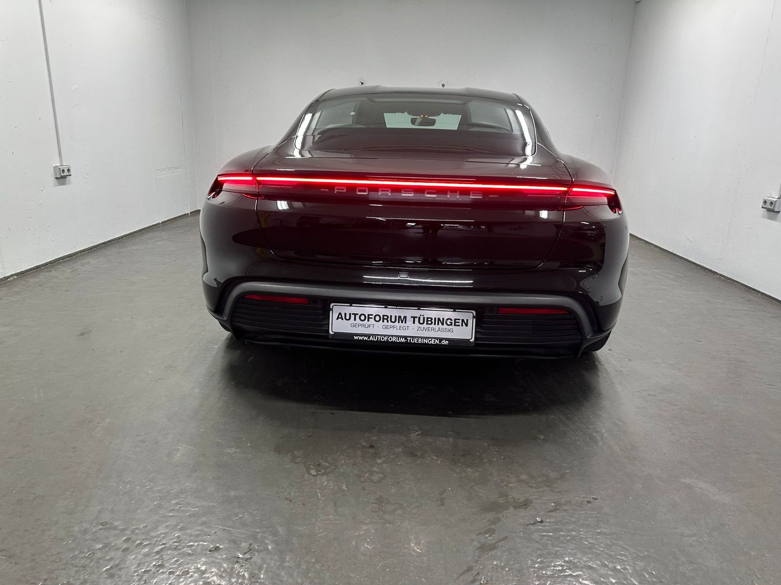 Fahrzeugabbildung Porsche Taycan  *LED*KLIMA*NAVI*SH*