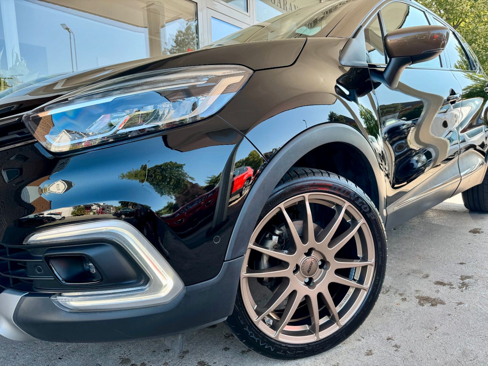 Fahrzeugabbildung Renault Captur Crossborder Navi/Kamera/Panorama/Leder