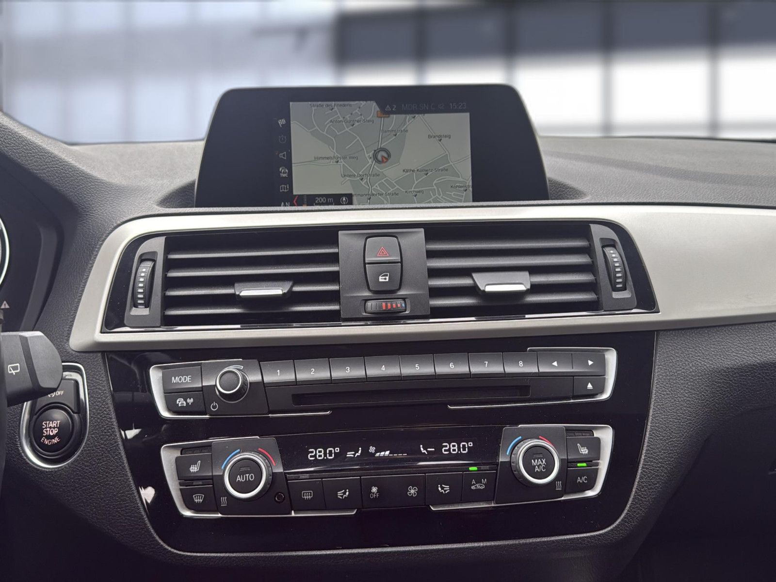 Fahrzeugabbildung BMW 116  Limousine 5-trg.  Advantage/ unfallfrei