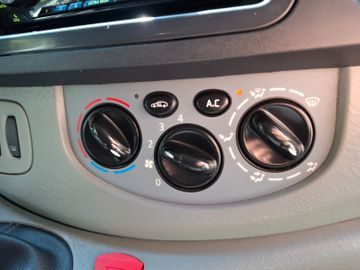 Opel Vivaro - 12