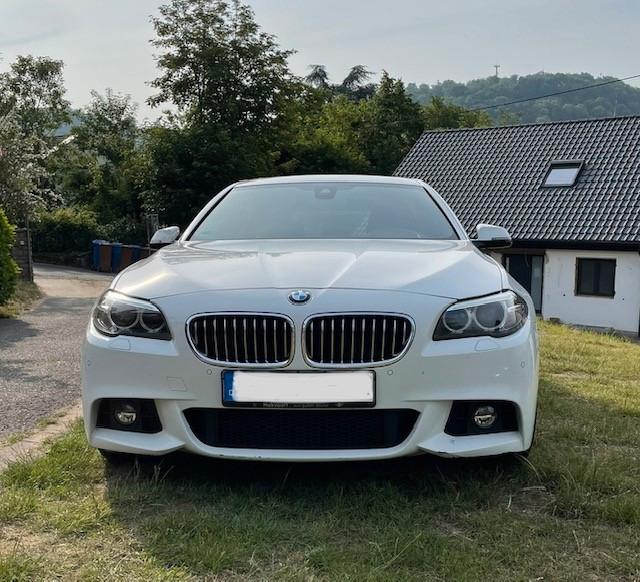 BMW 530d xDrive Touring /M Paket/AHK/Pano/8-fach 