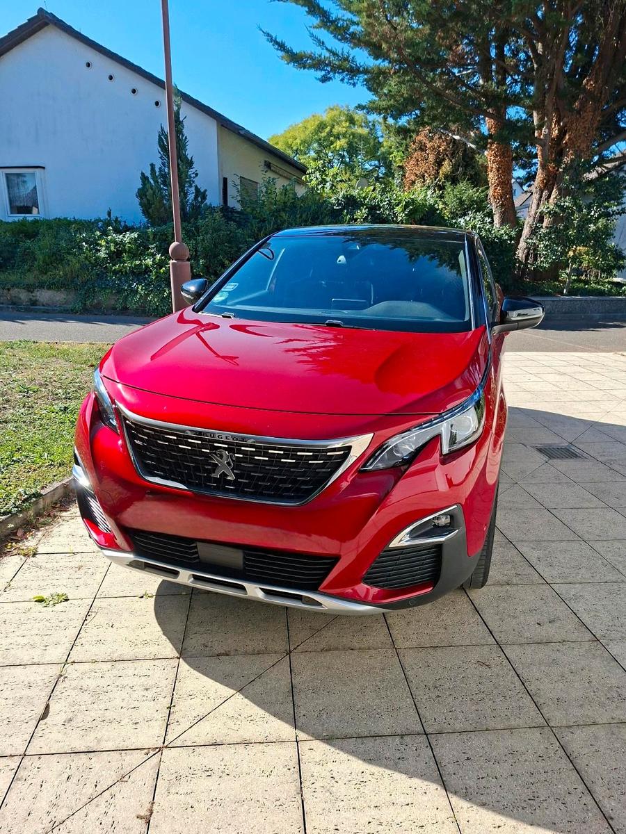 Peugeot e-3008