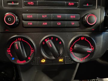 MYAUTOCENTER – Gebraucht- und Jahreswagen mit Werkstattservice in Pfaffenhofen Volkswagen Polo IV Comfortline *TÜV NEU*KLIMA*ELEKTR.FENSTE