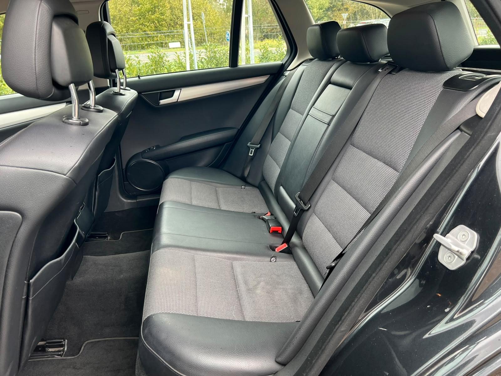 Mercedes-Benz C220 2011 — photo 14
