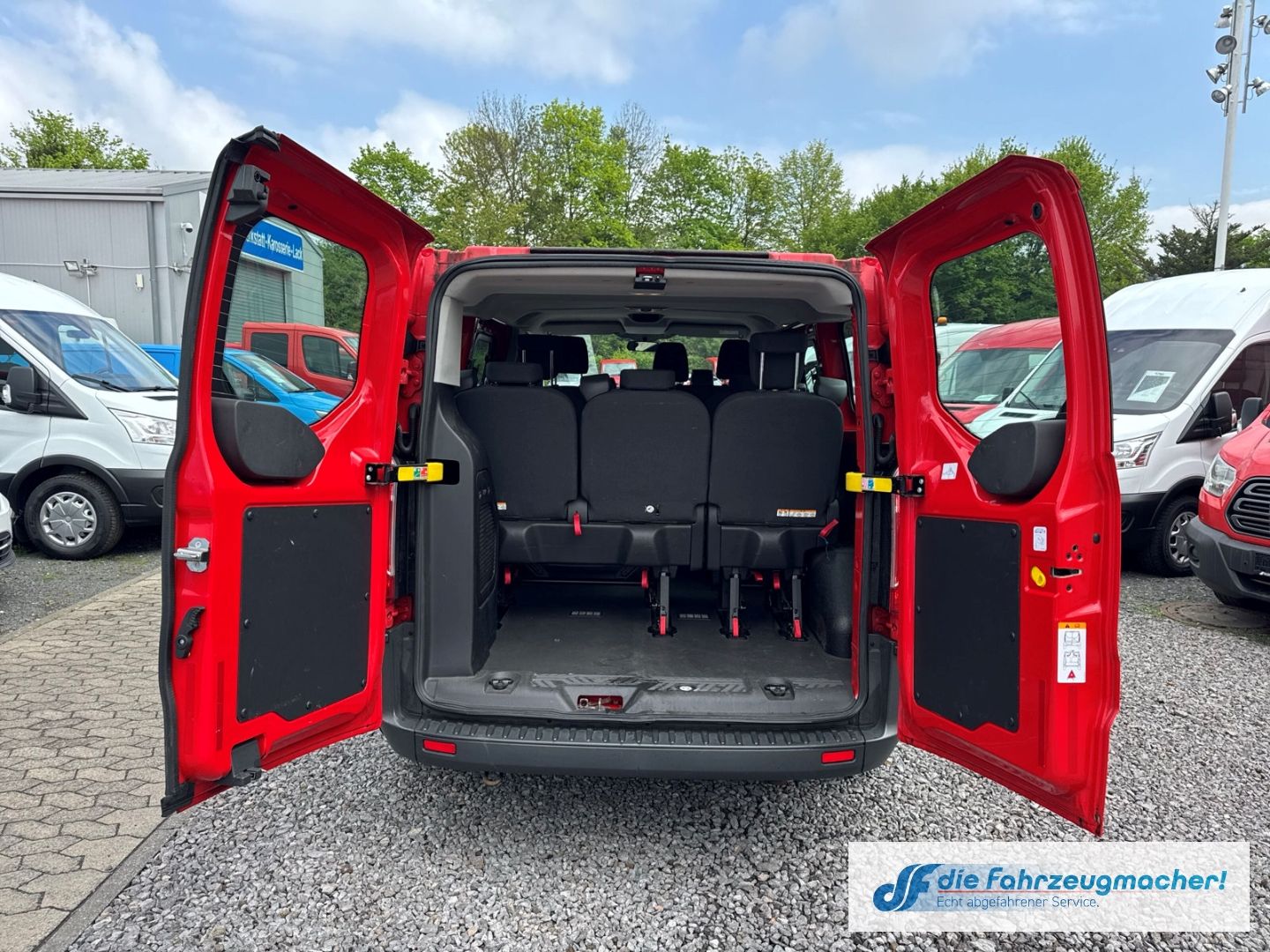 Fahrzeugabbildung Ford Transit Custom Kombi 300 L1 2.2 TDCi *1587